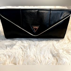 GUESS CLUTCH!